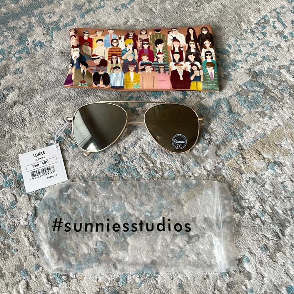 NWT Sunnies Studio Lukas Sunglasses comes with original packaging